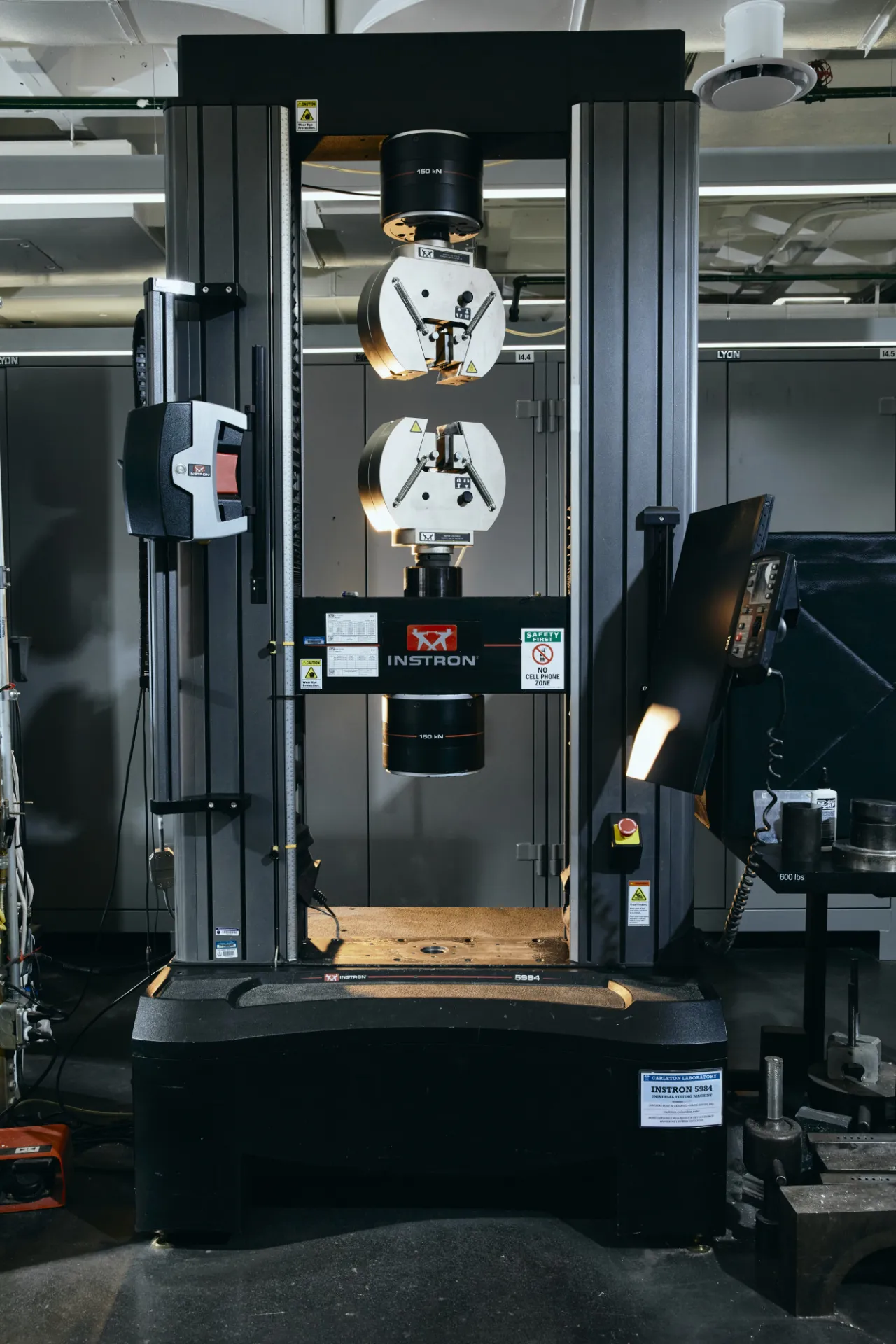 Instron 5984 34k Universal Testing Machine